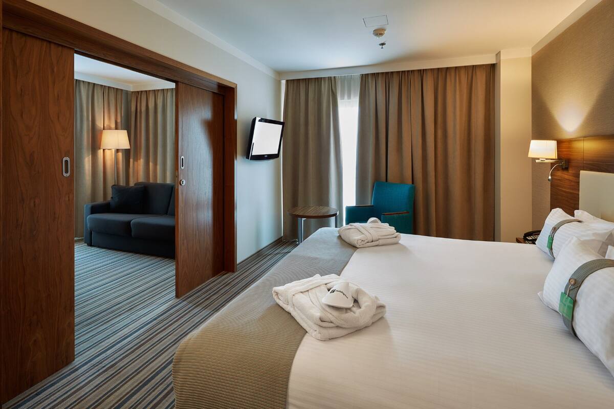 1 bedroom, minibar, in-room safe, desk