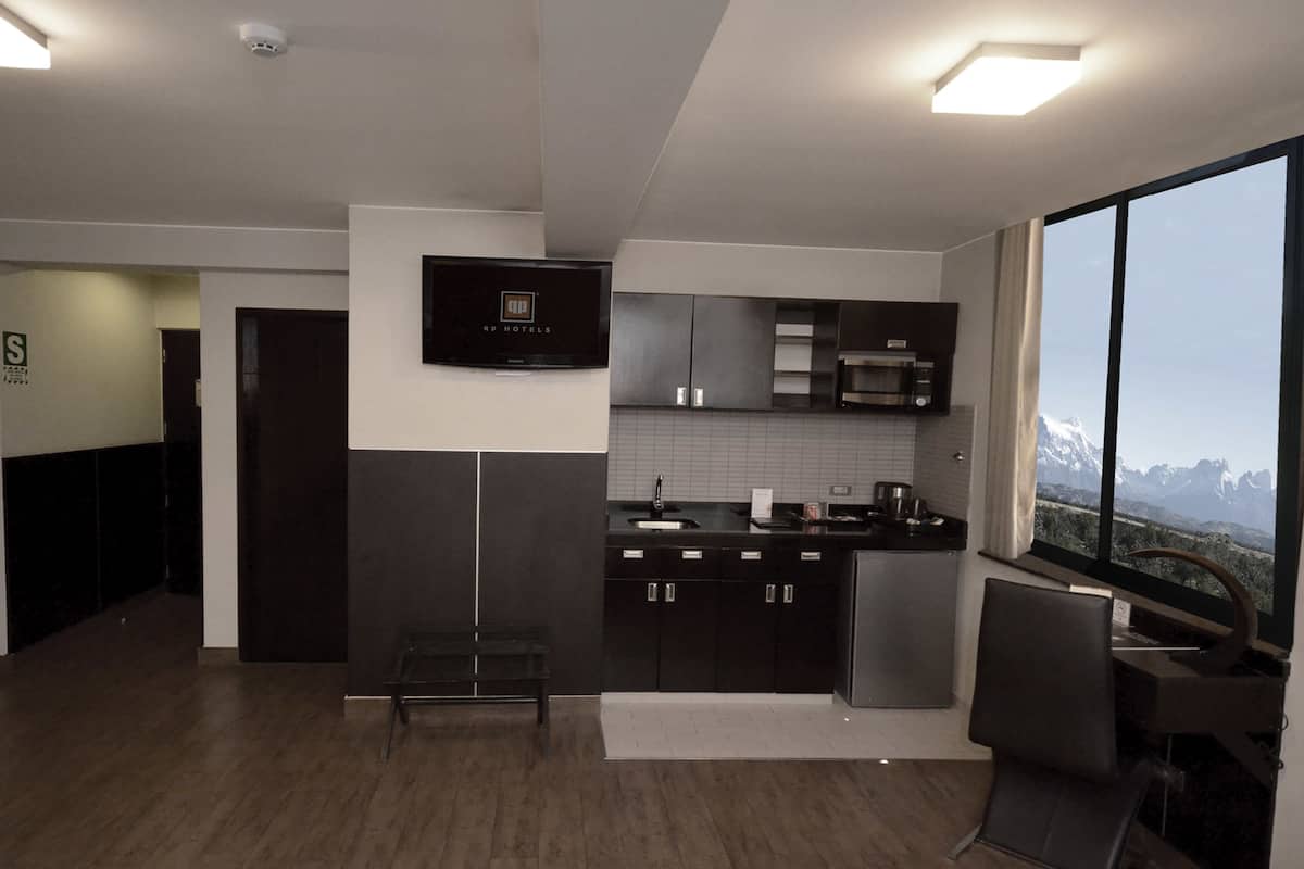 suite, 2 queen beds | private kitchen | coffee/tea maker, electric kettle