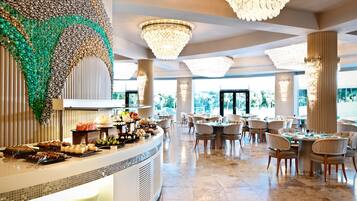 Daily buffet breakfast (AZN 35 per person)