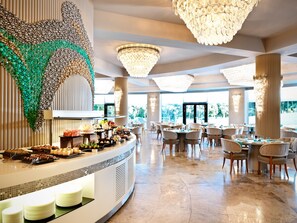 Daily buffet breakfast (AZN 35 per person)