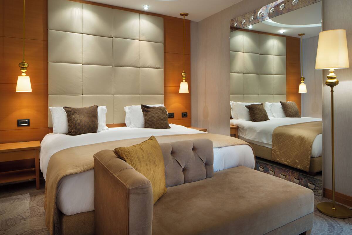 Minibar, két bảo mật tại phòng, bàn 
