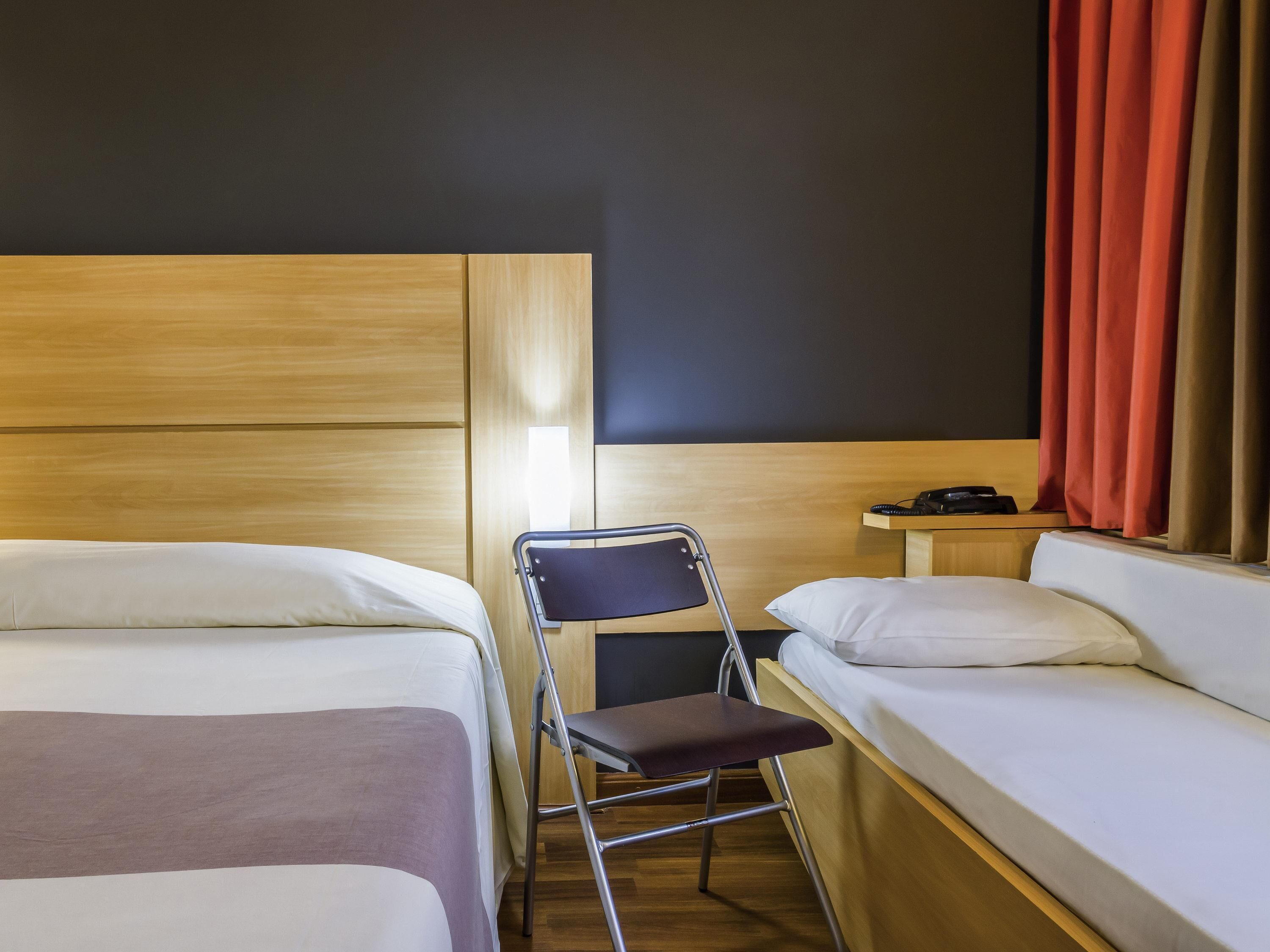 apartment, multiple beds | minibar, desk, blackout curtains, soundproofing