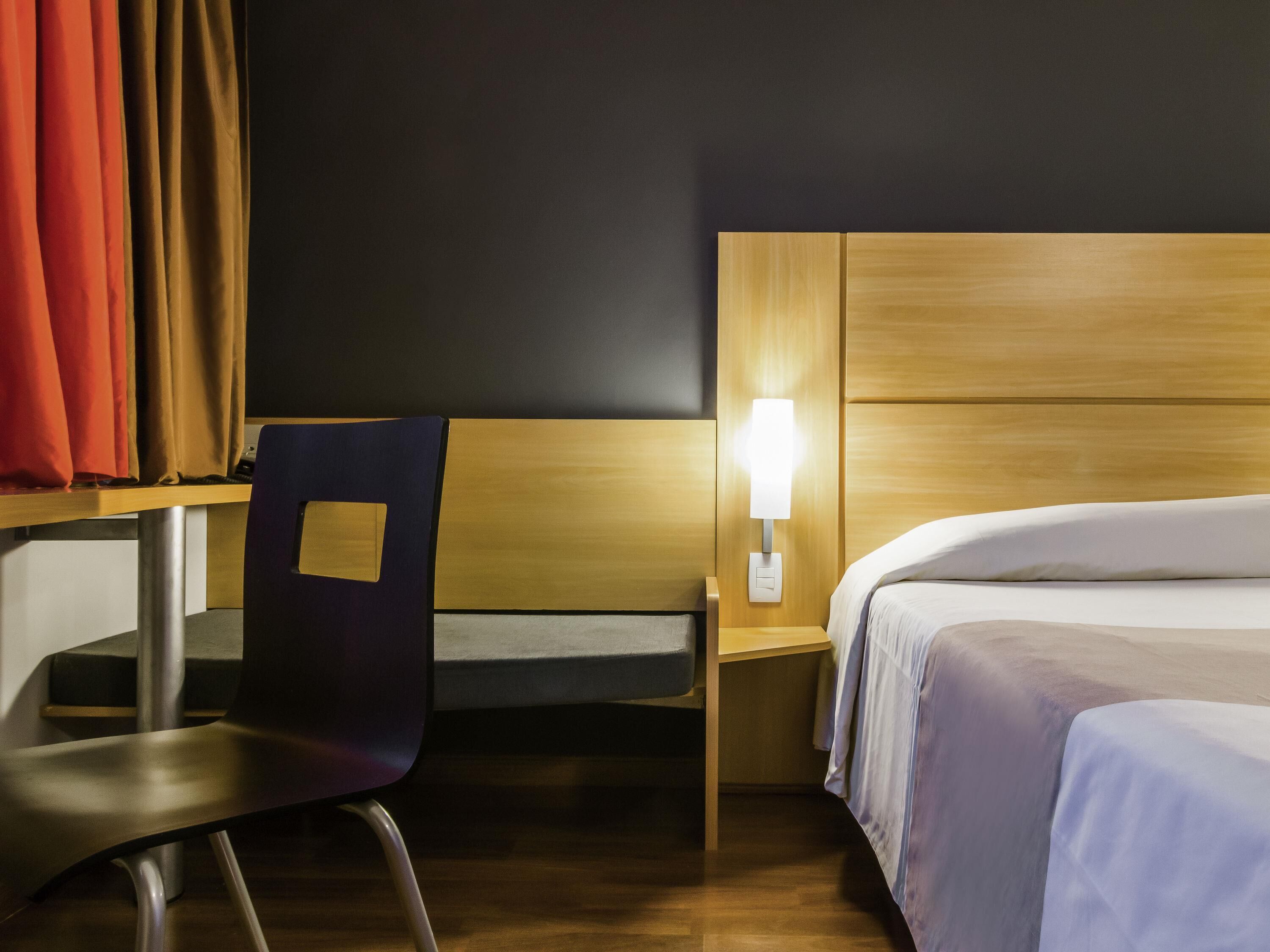 Apartment, 1 Double Bed | Minibar, desk, blackout drapes, soundproofing