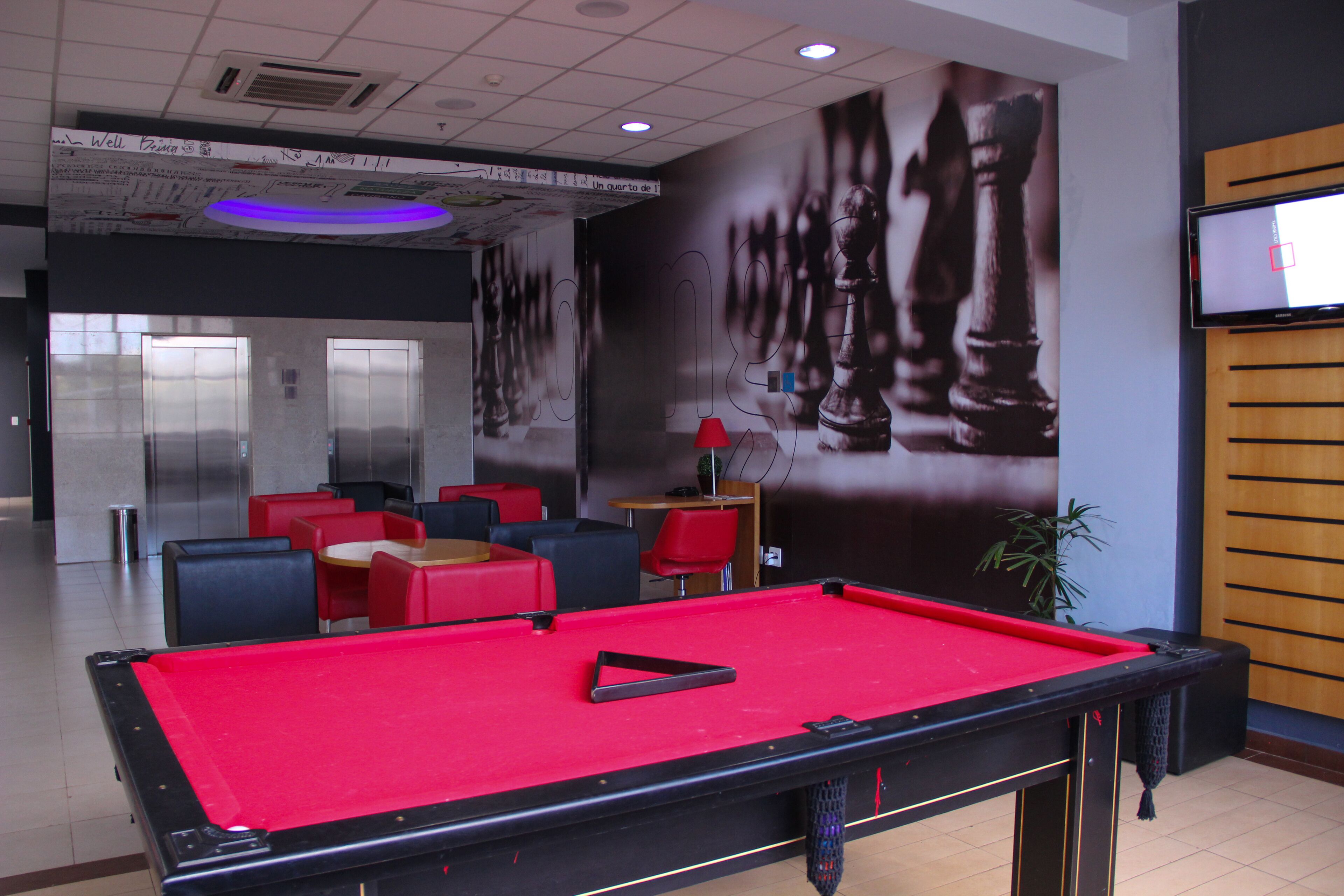 32-inch flat-screen tv with cable channels, tv