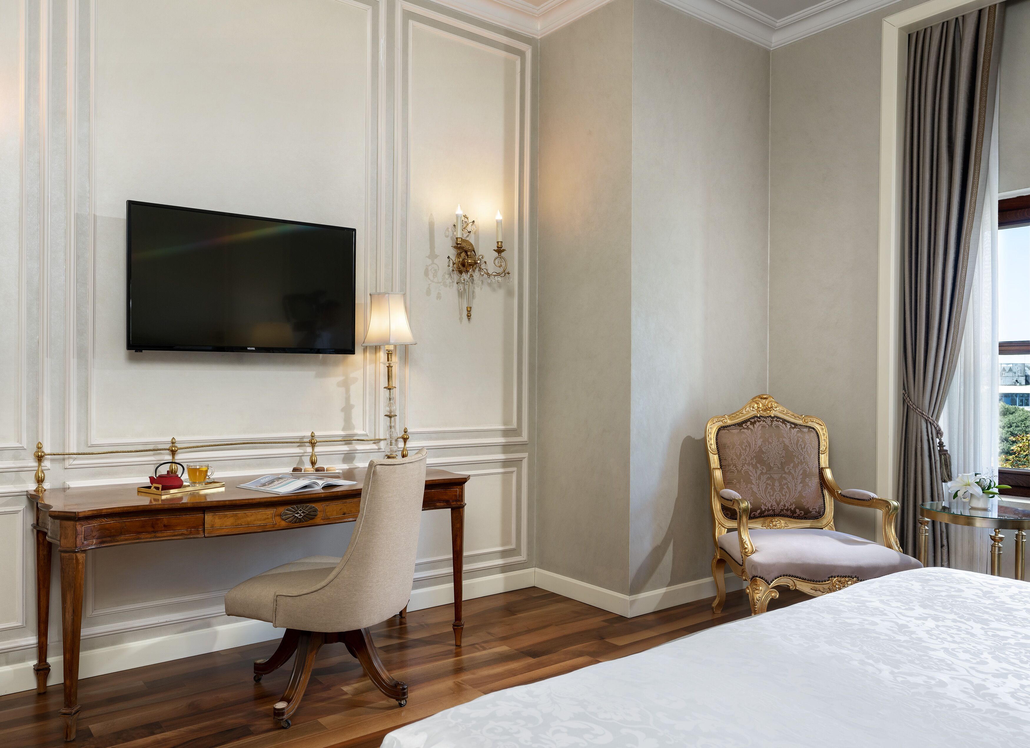 1 bedroom, premium bedding, minibar, in-room safe