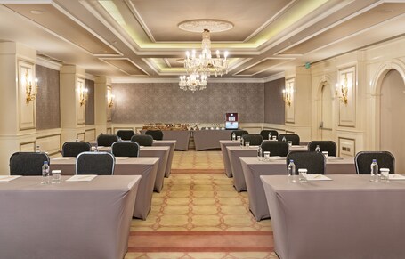 Rixos Pera Istanbul - Image 31