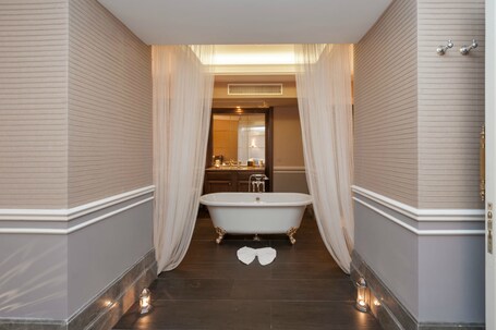 Rixos Pera Istanbul - Image 29
