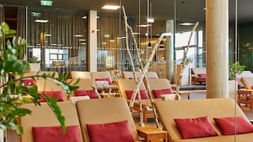 Sauna, baño de vapor, tratamientos corporales y aromaterapia