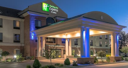 Holiday Inn Express & Suites Lafayette East by IHG
