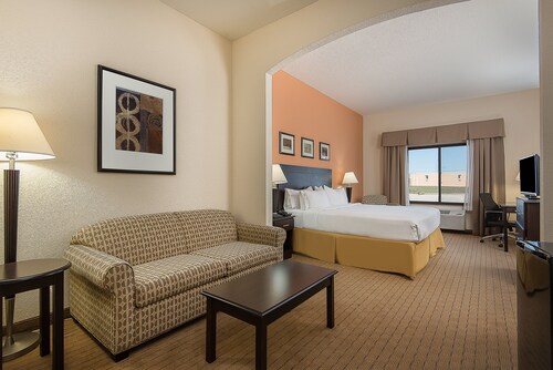 Holiday Inn Express & Suites Lafayette East by IHG