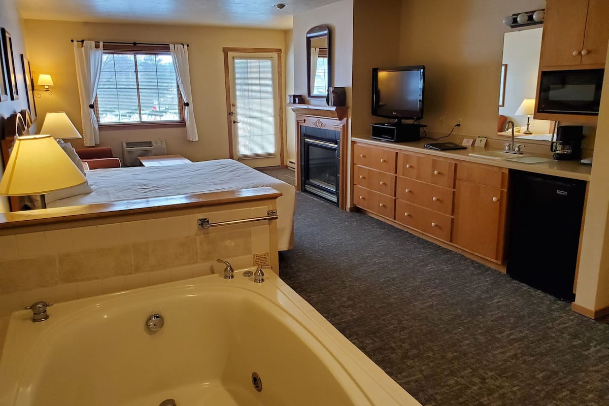 Romantische kamer, 1 kingsize bed | Een strijkplank/strijkijzer, gratis wifi, beddengoed