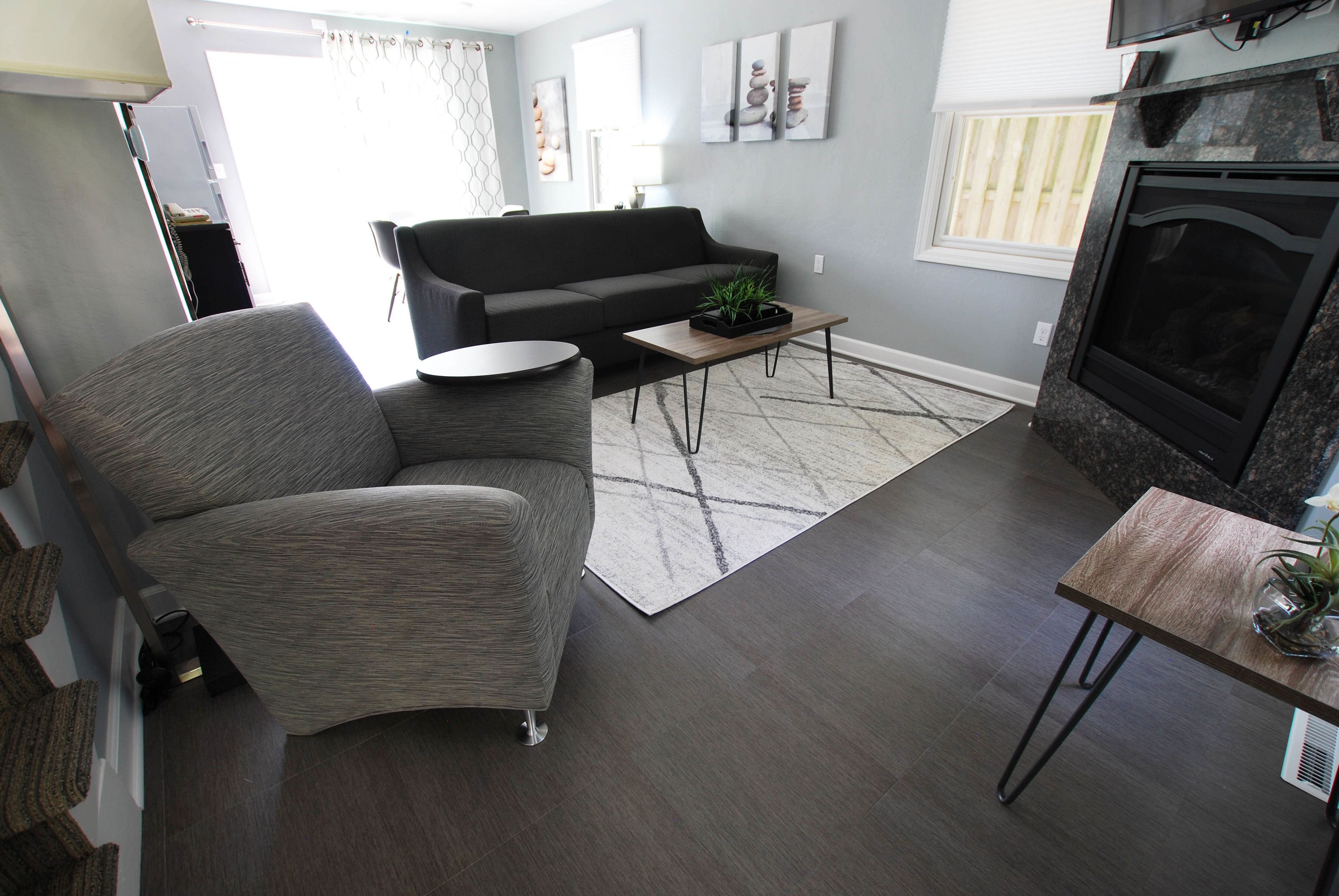 pine (guest house) | living area