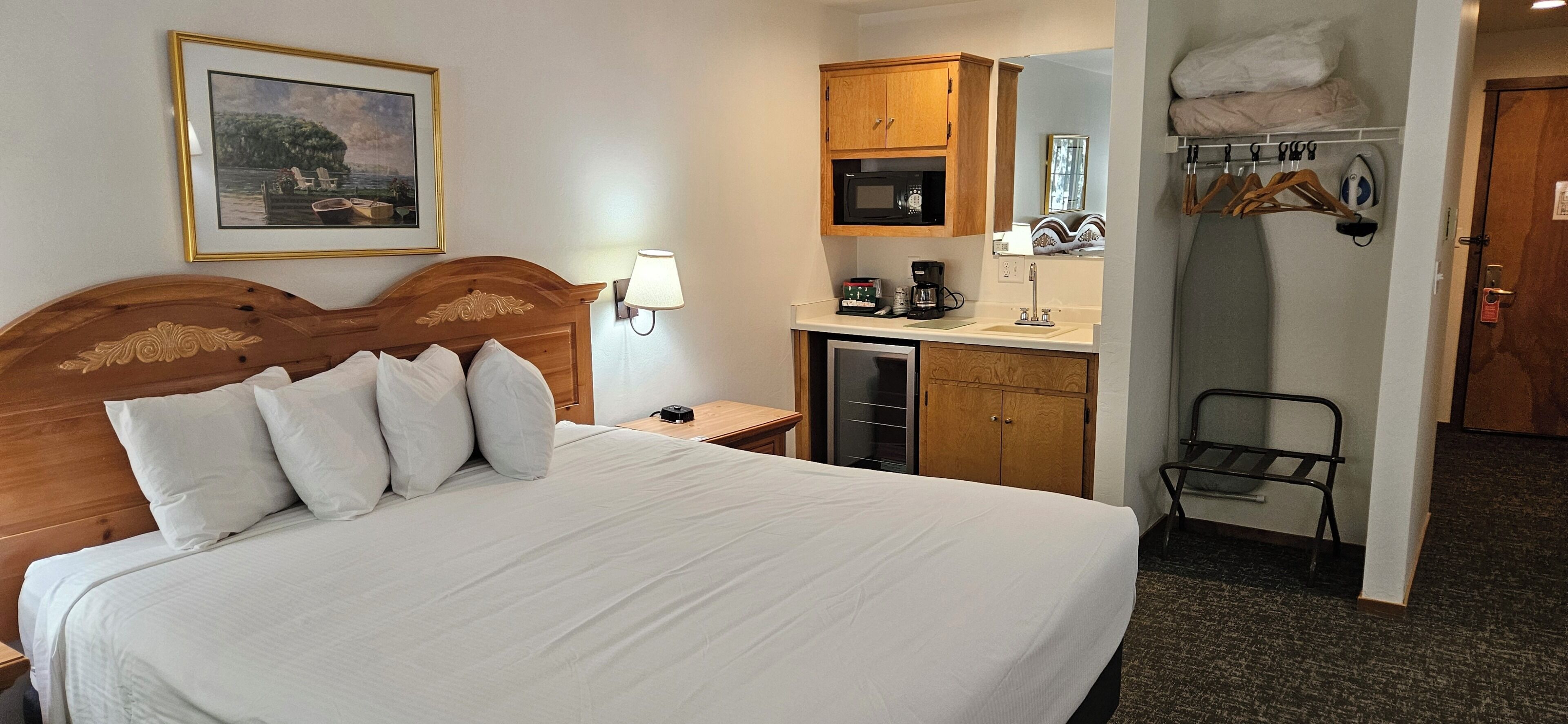 Cherry | Iron/ironing board, free WiFi, bed sheets