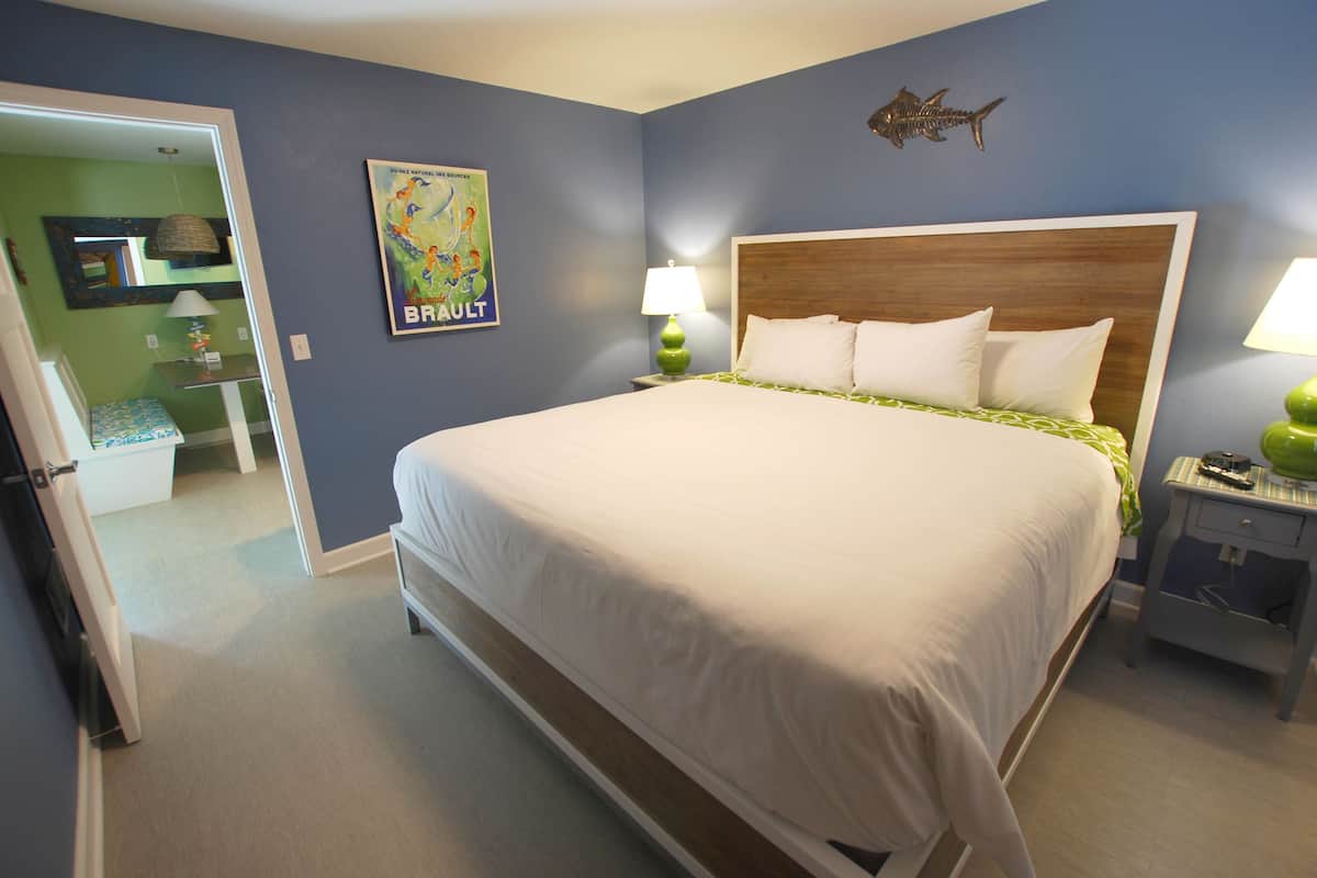 Cedar (Guest House) | Iron/ironing board, WiFi (free), bed sheets