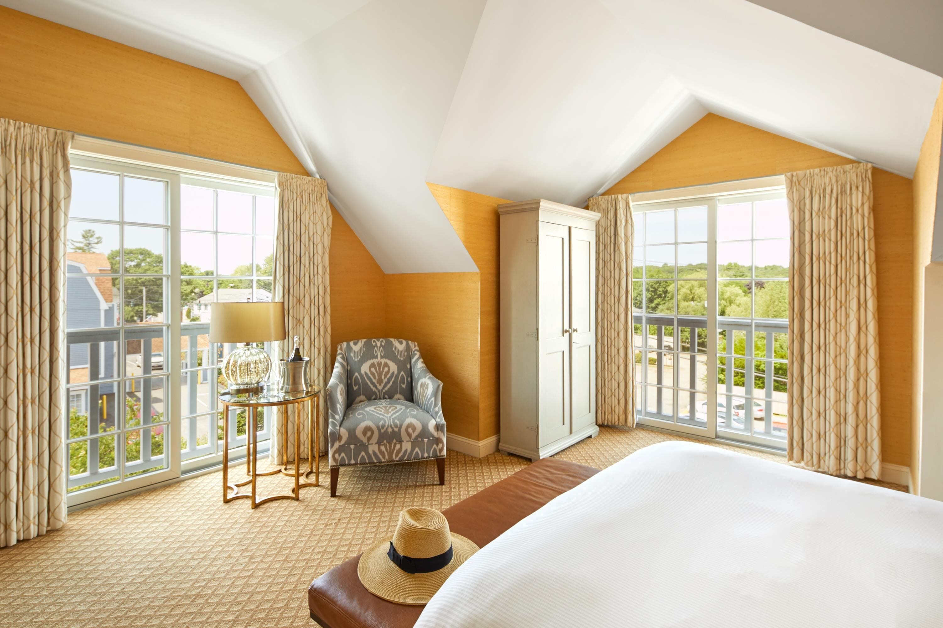 Grand Room, 1 King Bed, Balcony | Individually furnished, blackout curtains, iron/ironing board, free WiFi