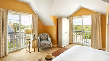 Individually furnished, blackout curtains, iron/ironing board, free WiFi