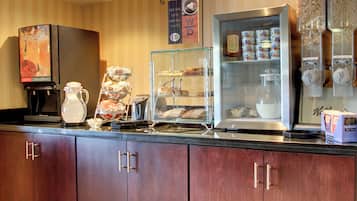 Desayuno de autoservicio incluido todos los días