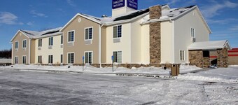 Cobblestone Inn & Suites - Carrington