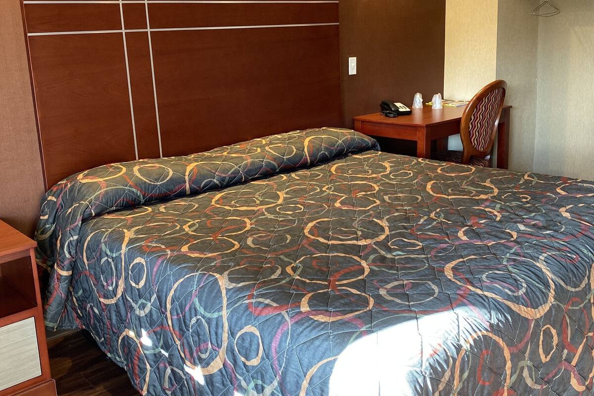 Chambre Standard, 1 très grand lit | Wi-Fi gratuit