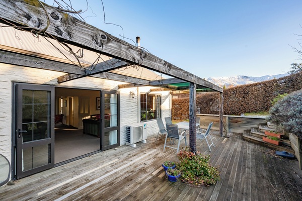 Criffel Peak View Cottage | Terrace/patio