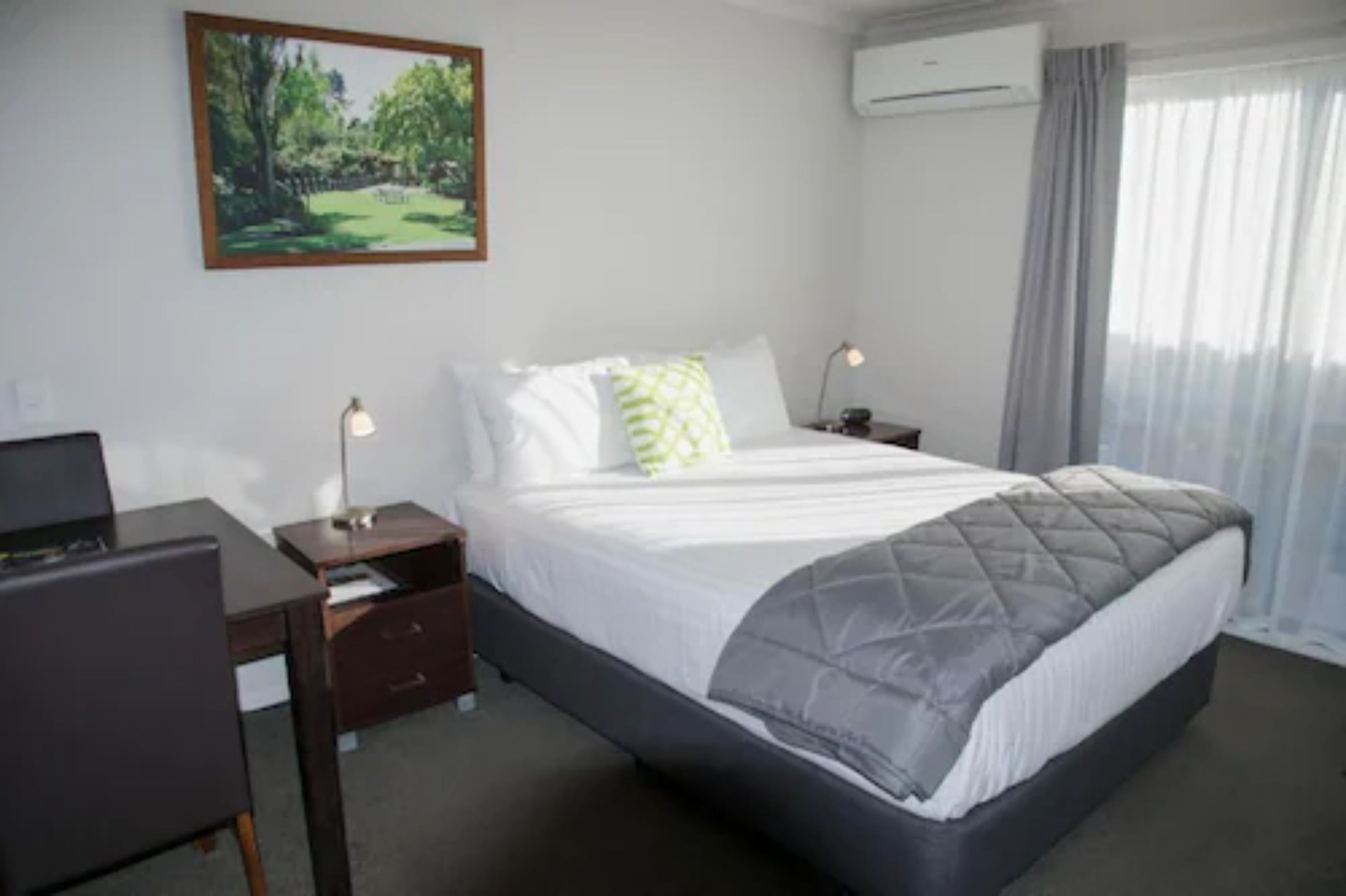 Blackout curtains, soundproofing, iron/ironing board, free WiFi