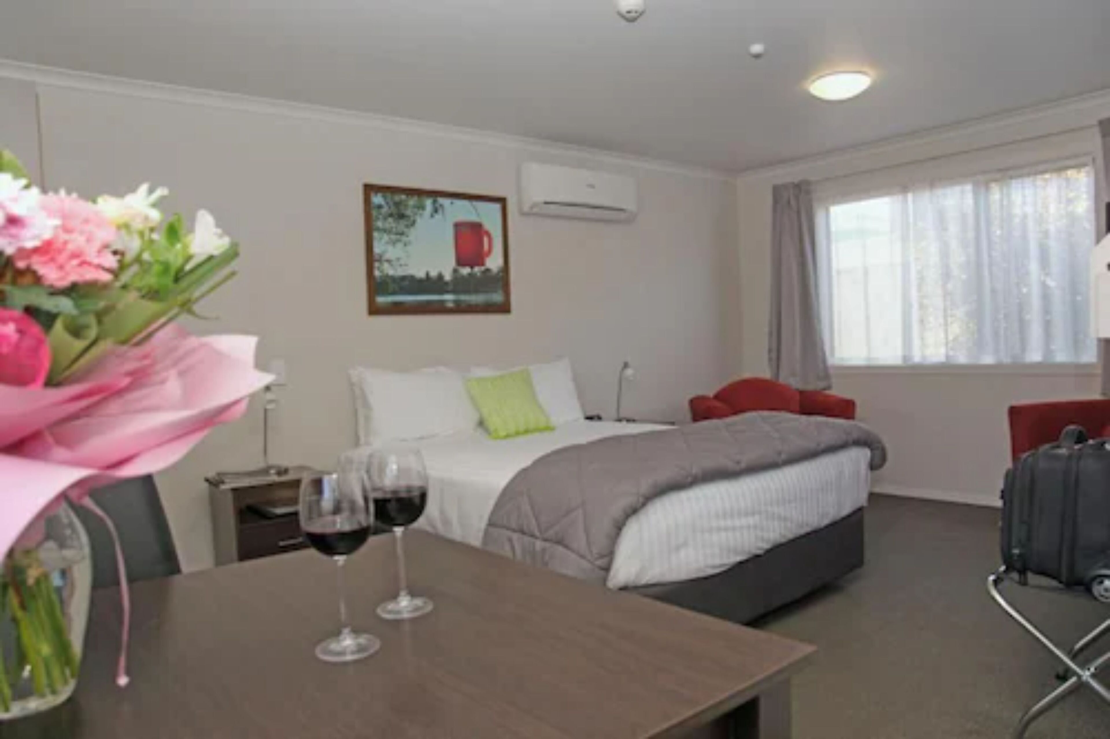 Blackout curtains, soundproofing, iron/ironing board, free WiFi