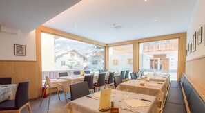 Breakfast and dinner served - Le Alpi (Livigno)