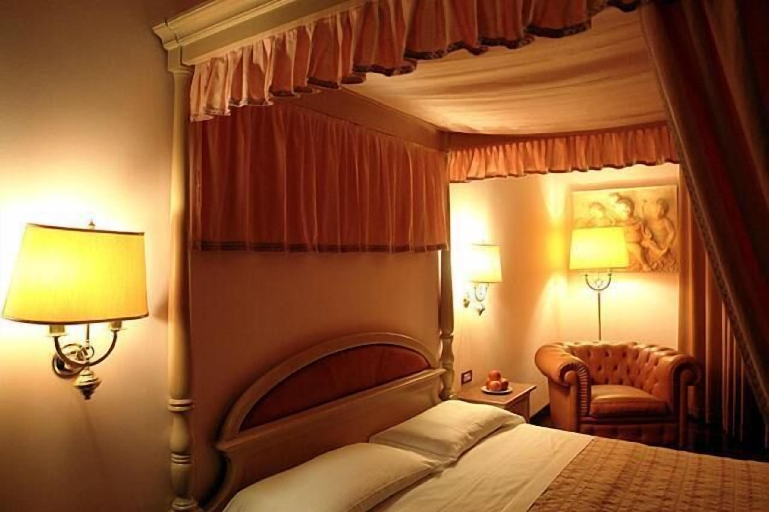 frette italian sheets, premium bedding, down duvets, memory-foam beds