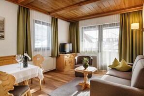 Premium bedding, in-room safe, desk, cots/infant beds - Haymon (Seefeld in Tirol)