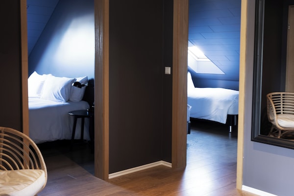 Apartamento luxo, 3 quartos | Berços grátis, Wi-Fi de cortesia, roupa de cama