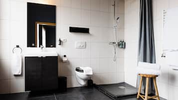 Classic Apartment, 2 Bedrooms | Free cots/infant beds, free WiFi, bed sheets