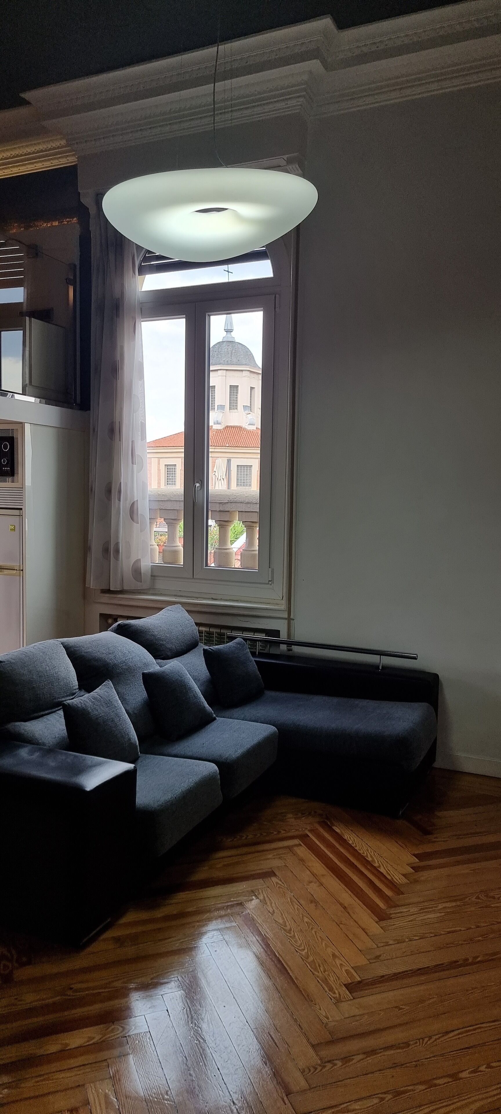 Superior tweepersoonskamer | Een kluis op de kamer, een bureau, een strijkplank/strijkijzer