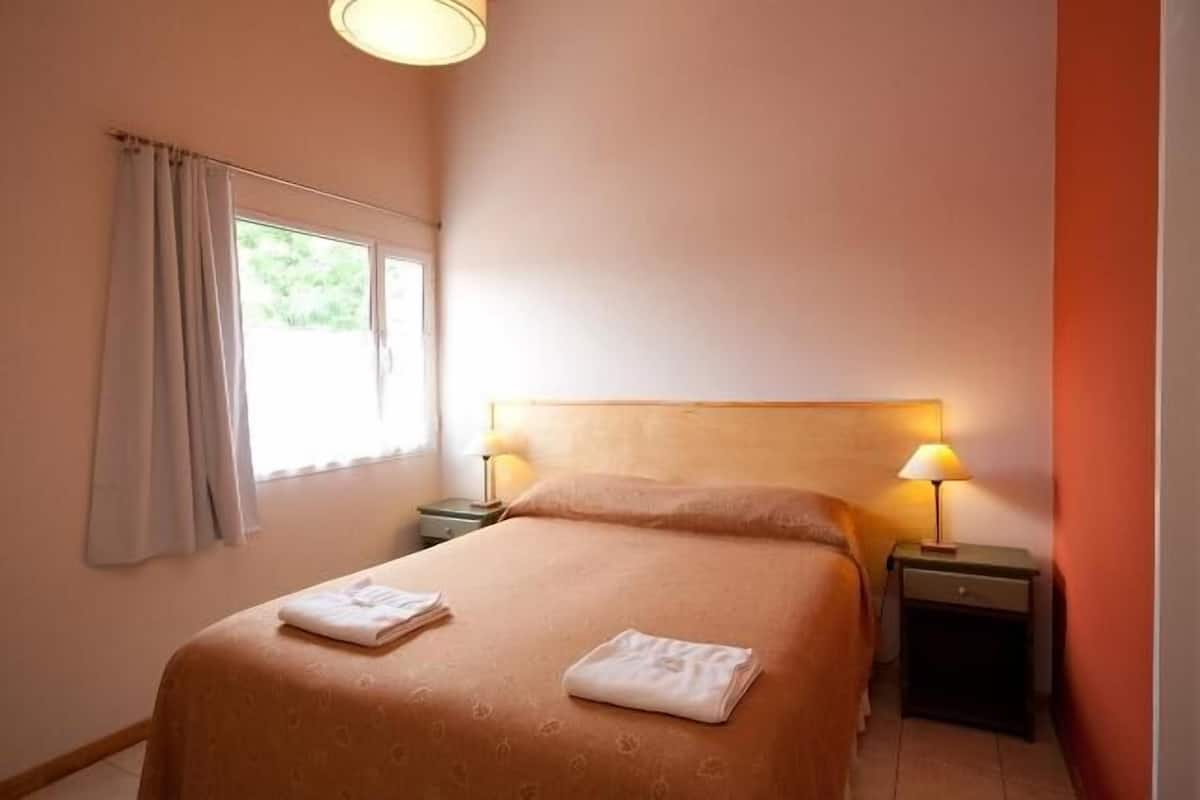 Een kluis op de kamer, verduisterende gordijnen, gratis wifi, beddengoed