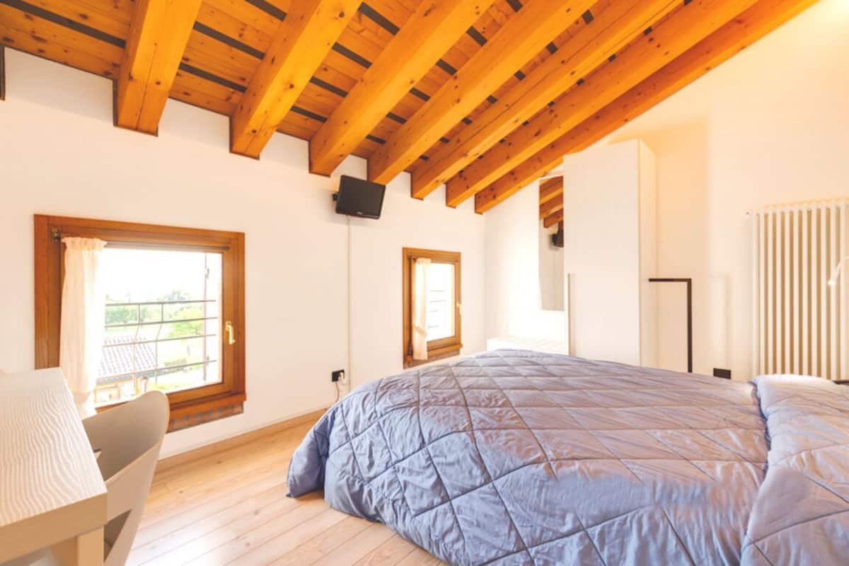 Classic Double Room Single Use, Private Bathroom | Minibar, free WiFi, bed sheets