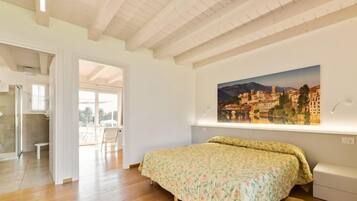 Tripla Classic, bagno privato | Minibar, Wi-Fi gratuito, lenzuola