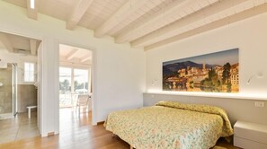Classic Triple Room, Private Bathroom | Minibar, free WiFi, bed sheets - Col delle Rane (Caerano di San Marco)