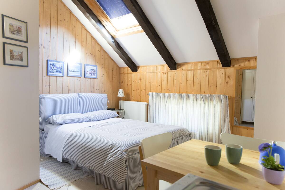 Estúdio (Ferigo) | Roupas de cama premium, edredons de pluma, individualmente mobiliados