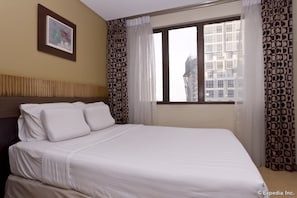 Quarto luxo, 1 cama Queen | Vista do quarto