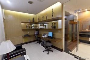 Business center - Summit Circle Cebu (Cebu City)