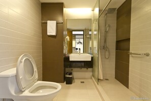 Deluxe Twin Room, 2 Katil Bujang (Single) | Bilik Mandi | Pancuran mandi, hulu semburan mandi hujan 