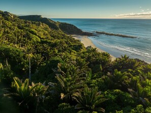 Beach nearby, beach towels, snorkelling, kayaking