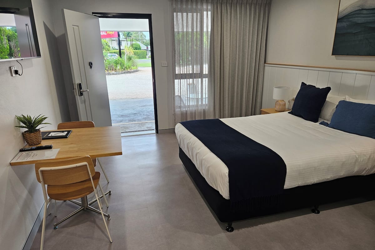 2 bedrooms, blackout curtains, soundproofing, iron/ironing board