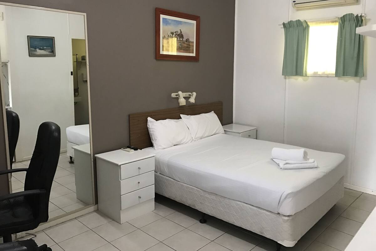 Basic Double Room, 1 Double Bed