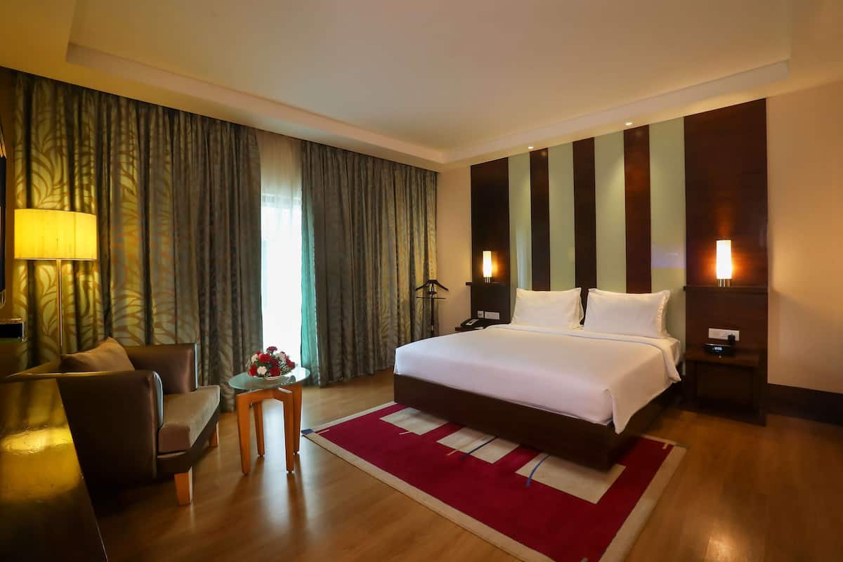 minibar, in-room safe, individually decorated, individually furnished