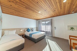 Twin Room | Individually furnished, blackout curtains, soundproofing - Port Campbell Motor Inn (Port Campbell)