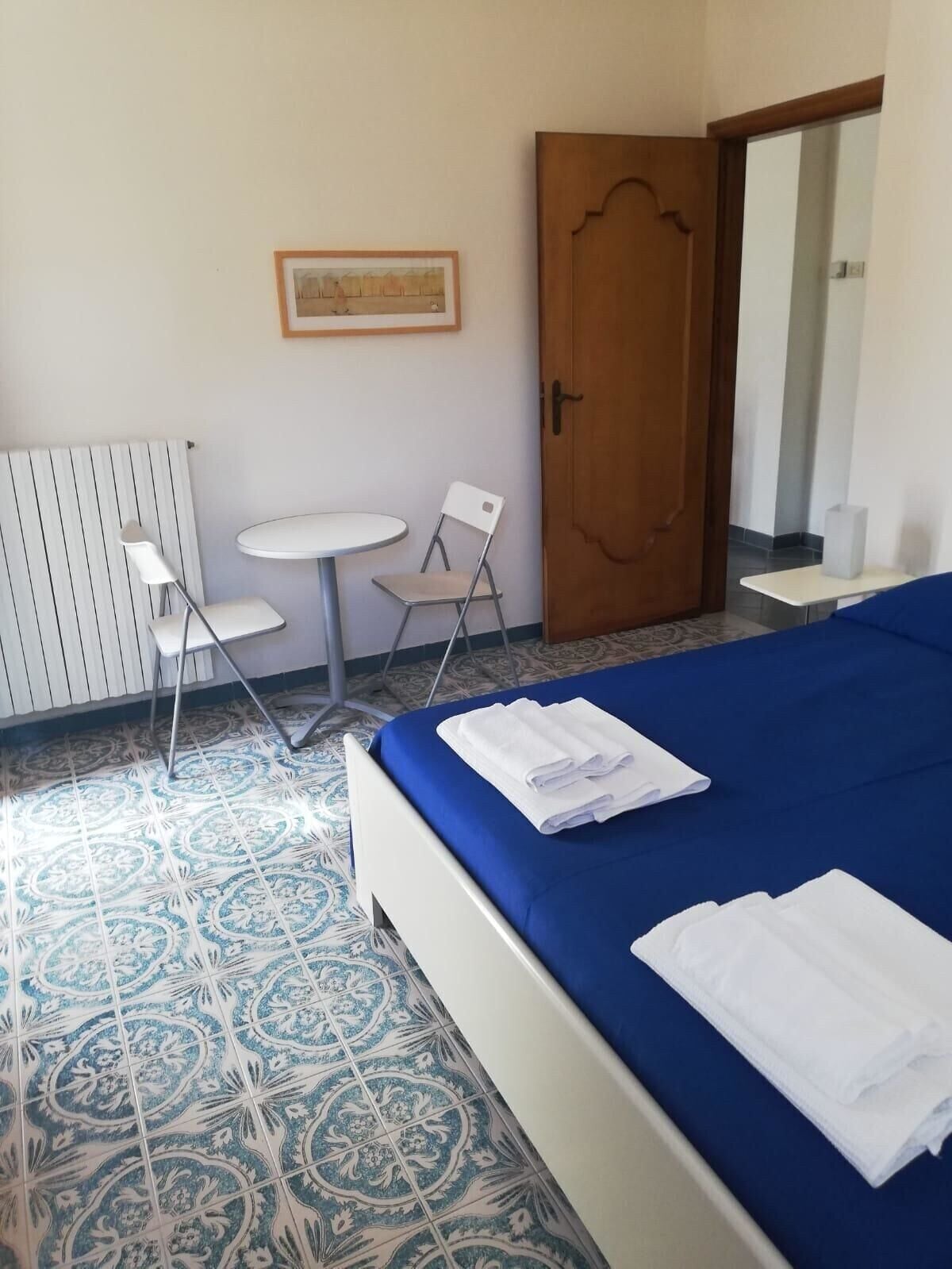 Apartment, 1 Bedroom | 1 bilik tidur, meja, Wi-fi percuma, cadar katil 