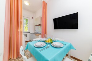 Apartment, 1 Bedroom | Living area | TV - Residence Le Villette (Ravello)