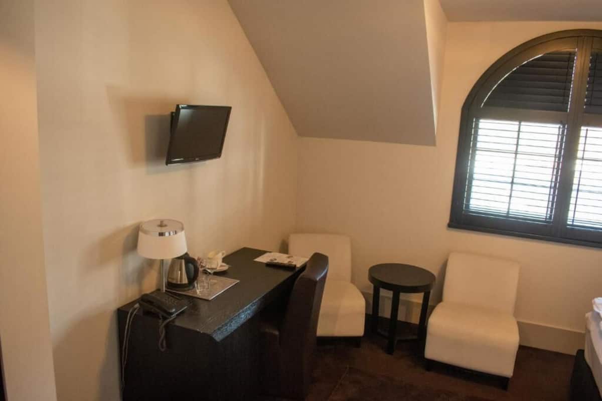 Standard Double Room | Premium bedding, in-room safe, desk, blackout curtains