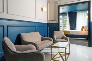 Junior Studio Suite, Sea View | Hypo-allergenic bedding, in-room safe, desk, blackout drapes - Hotel Mary (Vico Equense)