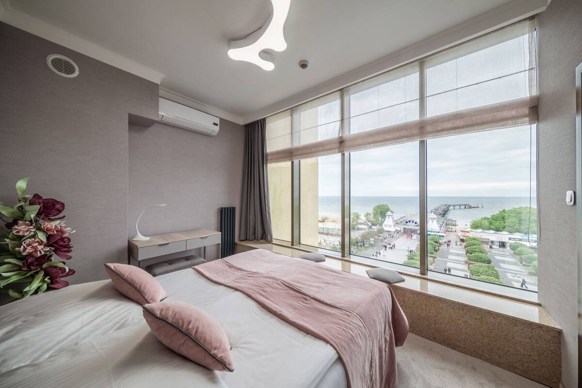 apartment, 1 bedroom | 1 bedroom, hypo-allergenic bedding, in-room safe, desk